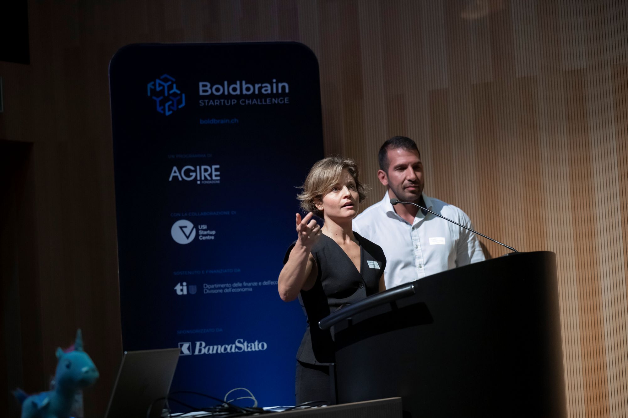 Data and artificial intelligence for animal health